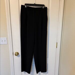 Aritzia Effortless Pant in crepette, black, size 10, regular length